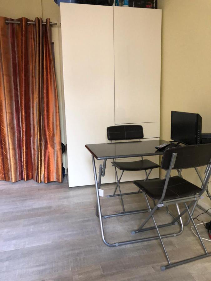 Appartement 23 rue de la chapelle à Paris Extérieur photo