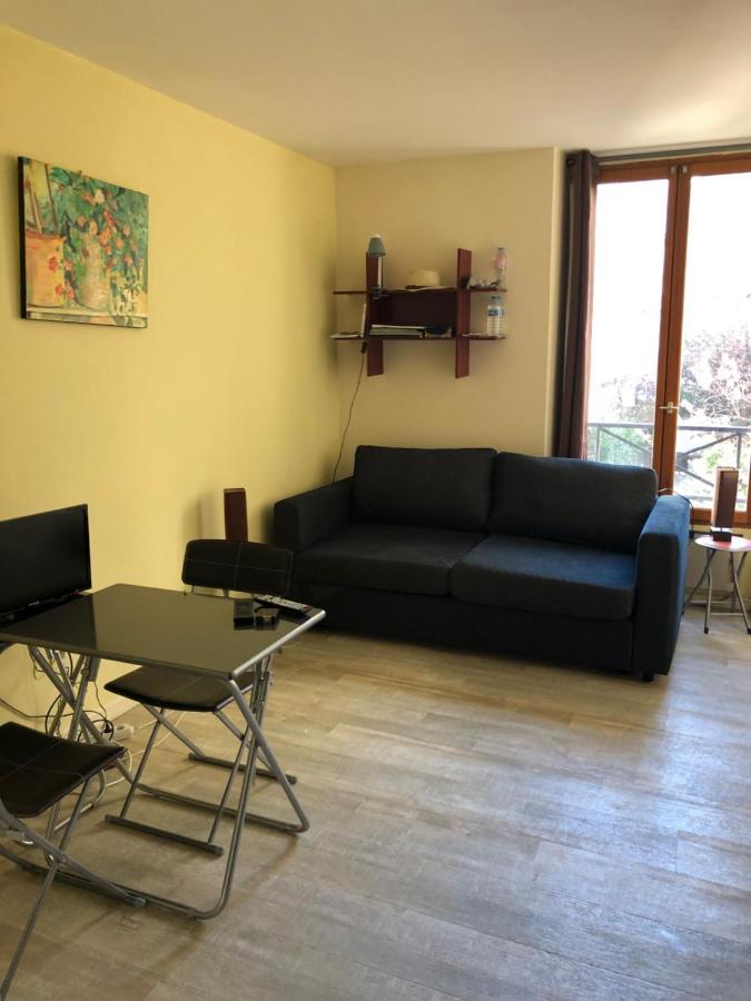 Appartement 23 rue de la chapelle à Paris Extérieur photo