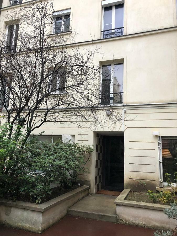 Appartement 23 rue de la chapelle à Paris Extérieur photo